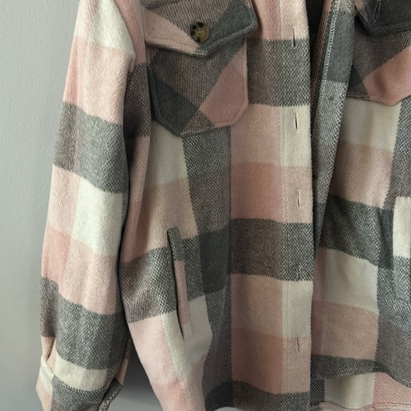 Pink plaid/flannel jacket size medium - Picture 3 of 6